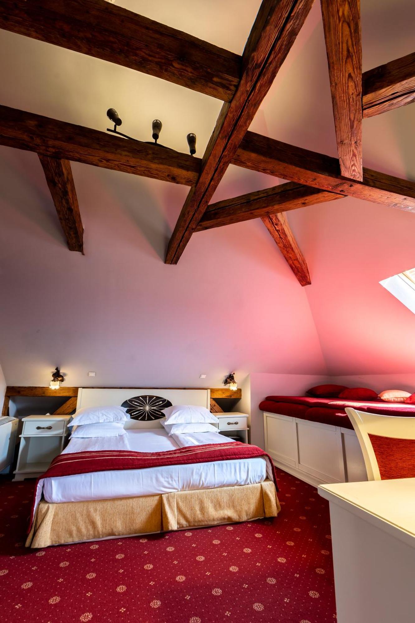 Hotel Central Park Sighisoara Room photo